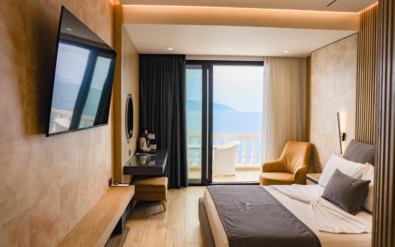 Hotel Liro — Vlorë · Albanian Riviera
