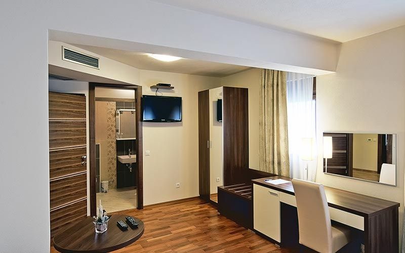Hotel Degenija — Selište Drežničko · Plitvice Area