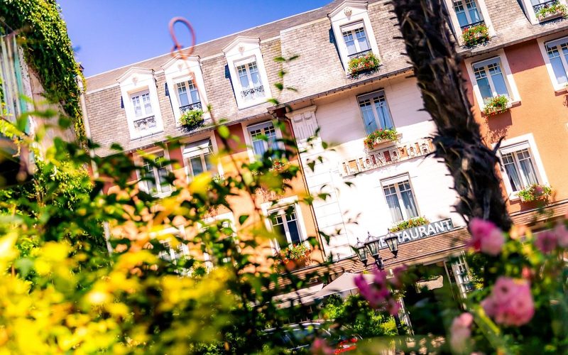 Le Lion d'Or — Bayeux · Normandy