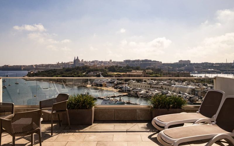 115 The Strand Hotel & Suites — Gżira · Sliema waterfront