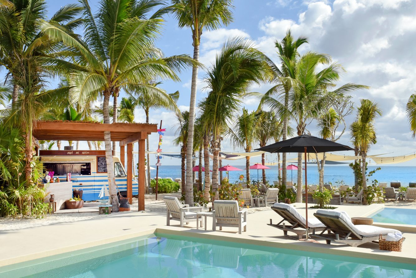 Palapa pools running down to the beach at Rosewood Mayakoba, Riviera Maya