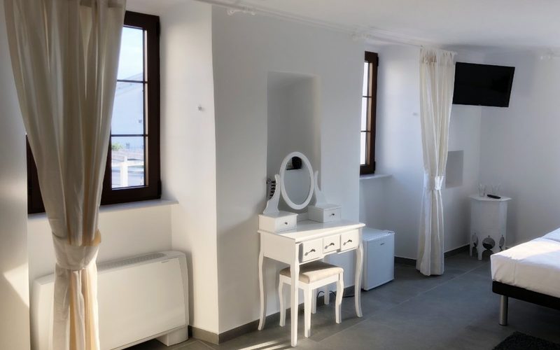 Zebra Serviced Apartment & Rooms — Donja Lastva · Tivat