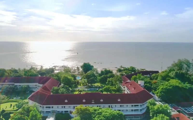 Centara Grand Beach Resort & Villas Hua Hin — Hua Hin · Gulf of Thailand